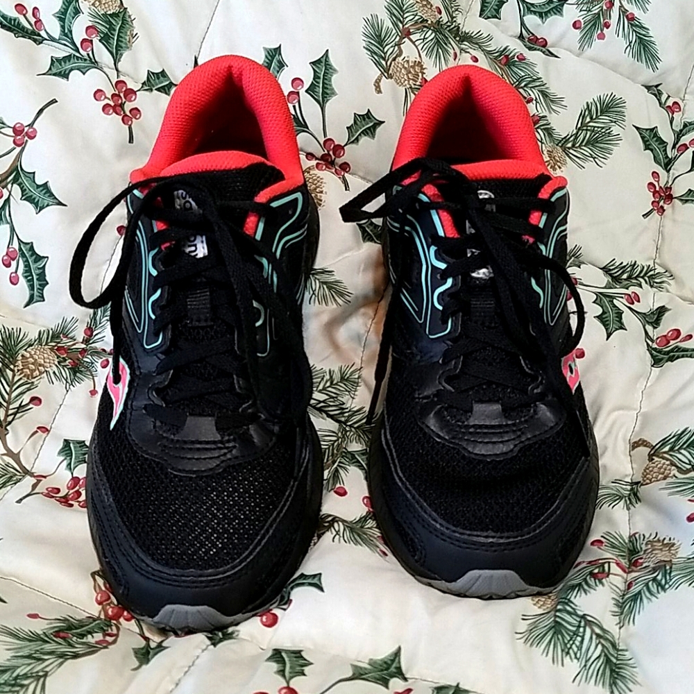 Saucony versafoam cohesion trail running shoe